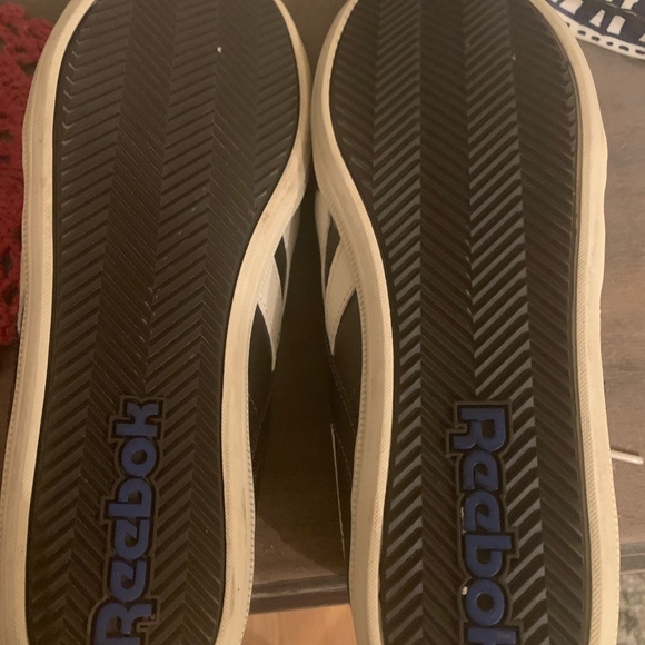 Men’s Reebok’s - Picture 3 of 4